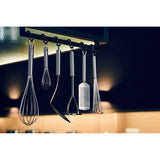 WMF Profi Plus Küchenhelfer Set Edelstahl 7-teilig, Küchenbesteck, Ständer mit 6 Helfern, Schöpflöffel, Schaumlöffel, Wokwender, Wender, Schneebesen, Gemüseschäler, Cromargan Edelstahl, spülmaschinengeeignet